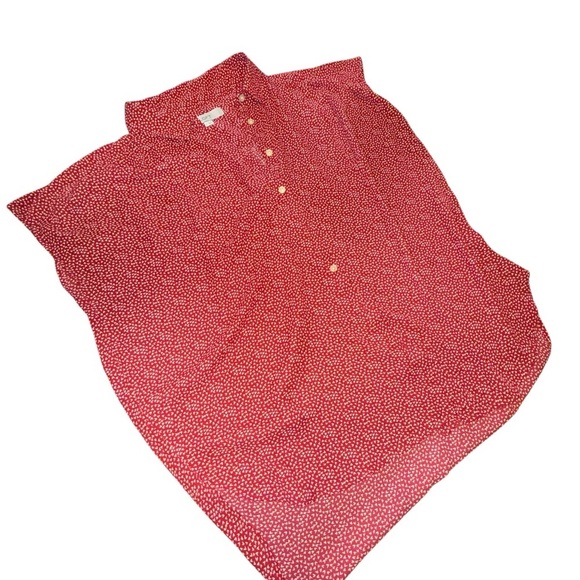 5/$25 LOFT Crimson and White Geometric Shirt - Picture 3 of 7